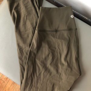 Lululemon wunder under leggings size 6 olive green